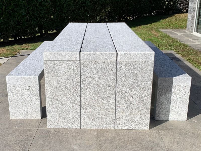 Tessiner GranitTisch DT Multiservices Purista a strisce Gesägt Geflammt